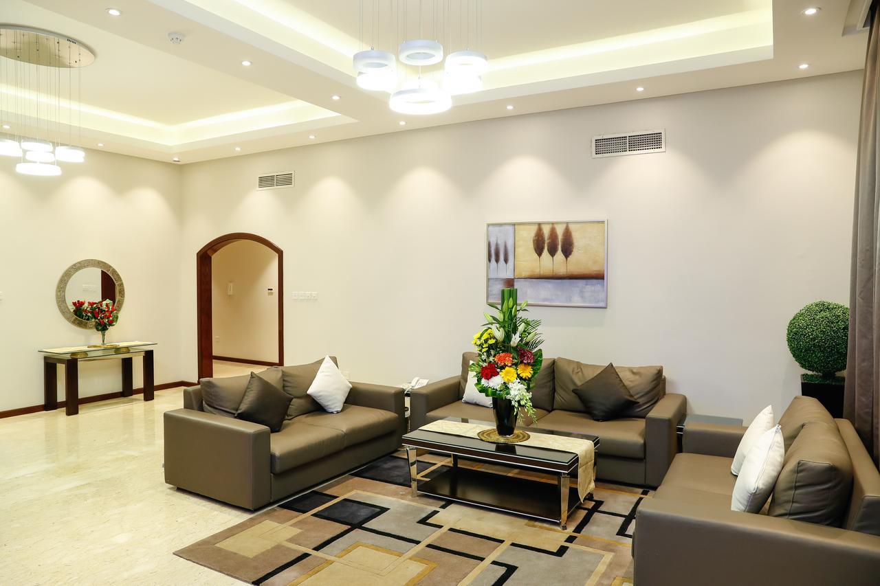 Ruru Tower Aparthotel Manamah Buitenkant foto