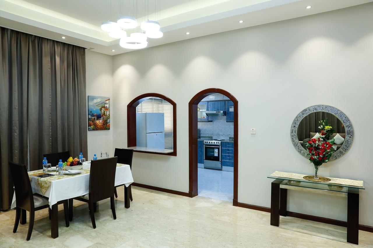 Ruru Tower Aparthotel Manamah Buitenkant foto